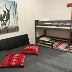 Family Laura דירה